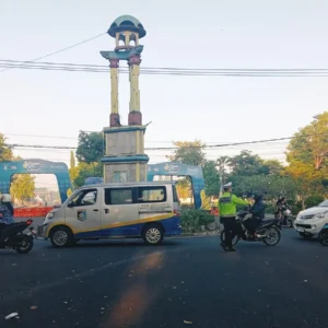 Sat Lantas Polres Lombok Barat Kawal Ketat Pengamanan Jalur Peringatan HUT Kabupaten ke-68