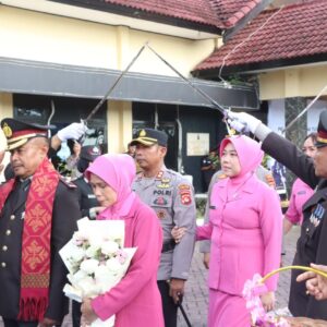 kapolres ksb melepas purna tugas kompol M. santoso