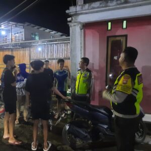 **Polsek Seteluk Gencarkan Patroli Dialogis Antisipasi TPPO di Wilayah Sumbawa Barat**