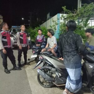**Polsek Sekongkang Gencarkan Patroli Dialogis, Libatkan Pemuda Jaga Stabilitas Kamtibmas**