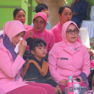 Tangis Empati Ketua Bhayangkari NTB di SLBN 1 Lombok Utara, Suara Anak Berkebutuhan Khusus Menggugah Nurani