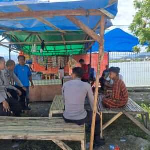 Sat Binmas Polres Bima Kota Laksanakan Cooling System dan Himbauan Kamtibmas di Kelurahan Tanjung