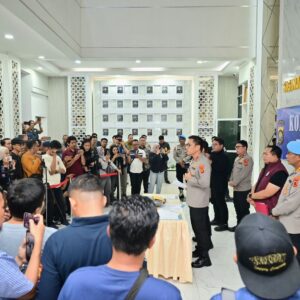 *Polda Jambi Gelar Konferensi Pers, DPO Narkotika Berhasil Ditangkap di Tanjab Barat*