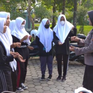 INTENSIFKAN SOSIALISASI BAHAYA NARKOBA DAN KENAKALAN REMAJA DI KALANGAN PELAJAR