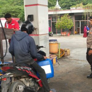 Polsek Rasanae Barat Patroli Tiga SPBU, Pastikan Situasi Kondusif Pasca Kenaikan Harga BBM