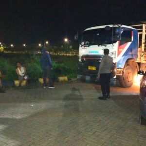 Antrean Truk Sapi di Pelabuhan Lembar Akhirnya Melandai, Distribusi ke Jawa Kini Jauh Lebih Cepat!