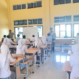 Tumbuhkan Kesadaran Berlalulintas di Kalangan Pelajar Unit Kamsel Satlantas Polres Bima Kabupaten Sambangi SMK Pelita Harapan
