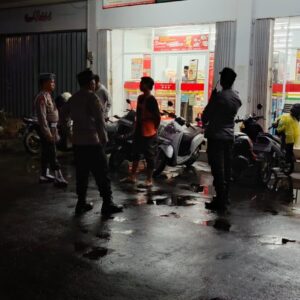 Polsek Labuapi Gencarkan Patroli Dialogis Malam Hari demi Jamin Keamanan Warga