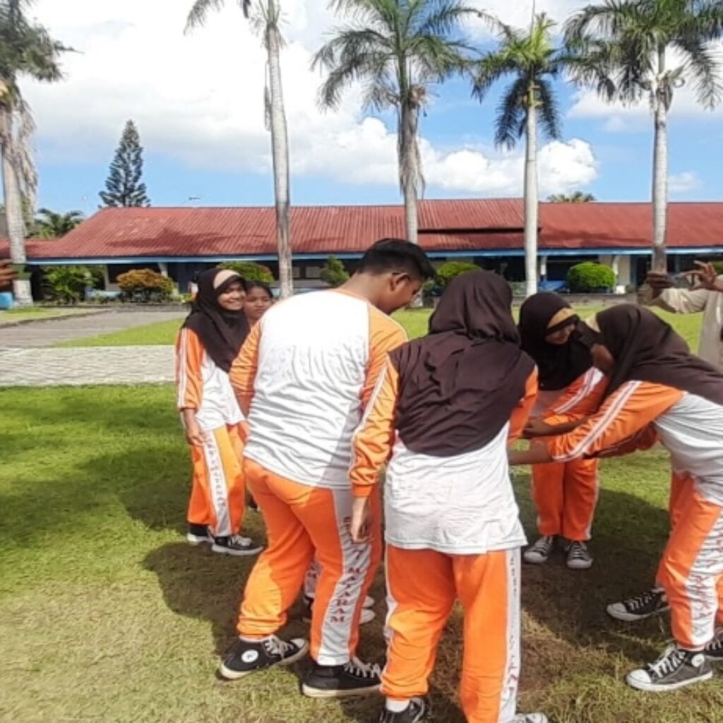 Koramil 1606-05/Mataram Tanamkan Disiplin dan Jiwa Nasionalisme Pelajar