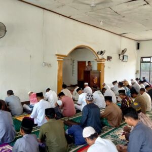 SAT BINMAS POLRES DOMPU GELAR SAFARI JUMAT, PERKUAT PENDEKATAN RELIGIUS DENGAN MASYARAKAT