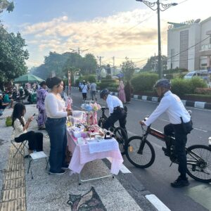 Patroli Bersepeda dan Segway, Polda NTB Amankan Car Free Day Udayana