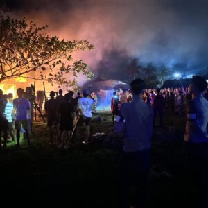 Sat Samapta Polres Bima Kota Sigap Amankan dan Bantu Pemadaman Kebakaran Rumah di Sarata