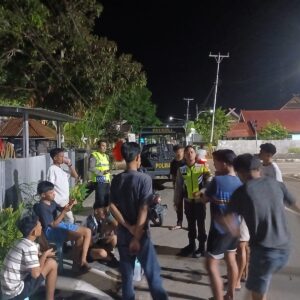 Patroli Dialogis Polsek Taliwang, Cegah Balap Liar dan Gangguan Kamtibmas di Kelurahan Kuang
