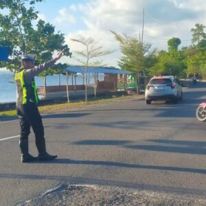 Rawan Sore Satlantas Polres Bima Kabupaten Cegah Kemacetan dan Kecelakaan Lalulintas