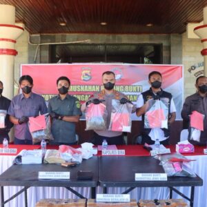Polres Bima Musnahkan Barang Bukti Narkoba dari 4 Kasus Terbaru, Total 30 Tersangka Ditangani