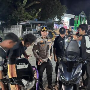 Patroli Malam Polres Dompu Intensifkan Pengawasan Kamtibmas, Remaja Dihimbau Hindari Aktivitas Negatif