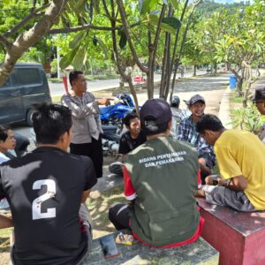 Sat Binmas Polres Bima Kota Gelar Giat Jumat Curhat di Taman Amahami