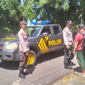 Pastikan Wisatawan Aman, Polsek Batulayar Sisir Titik Rawan di Pura Batubolong Guna Antisipasi Curanmor