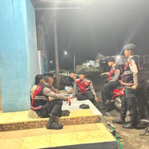 Patroli Dialogis Tengah Malam, Sat Samapta Polres Bima Kota Ajak Warga Jaga Kamtibmas