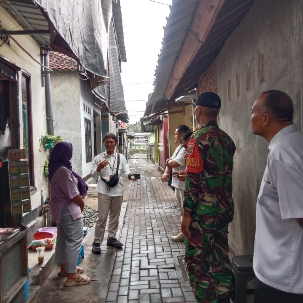 Kepedulian Lingkungan, Babinsa Dampingi Sosialisasi Pengolahan Sampah