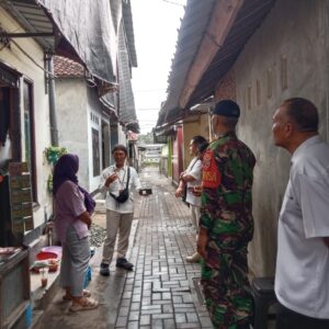 Kepedulian Lingkungan, Babinsa Dampingi Sosialisasi Pengolahan Sampah