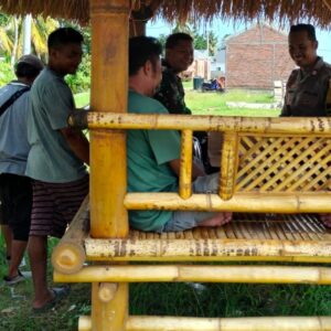 TNI-Polri Ajak Petani Labuapi Manfaatkan Lahan Kosong