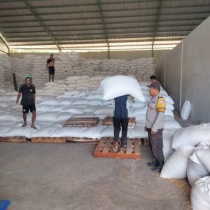Polres Bima Kota Laksanakan Sambang dan Himbauan Kamtibmas di Gudang Jagung Bulog x BGR Logistic