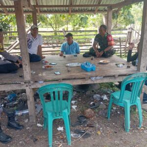BHABINKAMTIBMAS DAN BABINSA DESA NANGATUMPU PERKUAT SATKAMLING, WUJUDKAN KAMTIBMAS YANG KONDUSIF