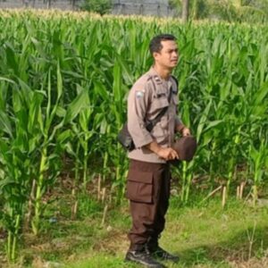 Polri dan Warga Lombok Barat Sulap Lahan Tidur Jadi Pekarangan Bergizi