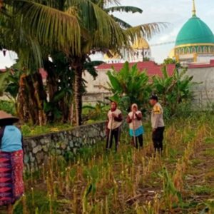 Polsek Labuapi Dorong Ketahanan Pangan di Karang Bongkot