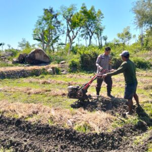 Bhabinkamtibmas Desa Gelanggang Intensifkan Sambang dan Himbauan Kamtibmas kepada Masyarakat Montong Kocek