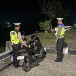 Antisipasi Balap Liar, Satlantas Polres Lobar Patroli Blue Light