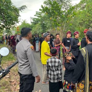 Personel Polsek Tambora Gelar Pengamanan Acara Nyongkolan Adat Suku Sasak