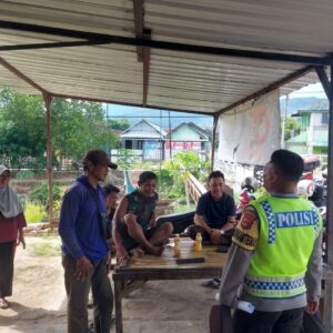 Patroli Dialogis Polsek Seteluk, Edukasi Warga Cegah Kenakalan Remaja hingga Antisipasi TPPO