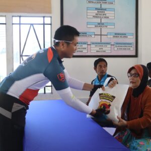 GOWES KAMTIBMAS KAPOLRES LOMBOK UTARA DI DESA SAMAGUNA DIIRANGKAIKAN BAKTI KESEHATAN DAN BANSOS