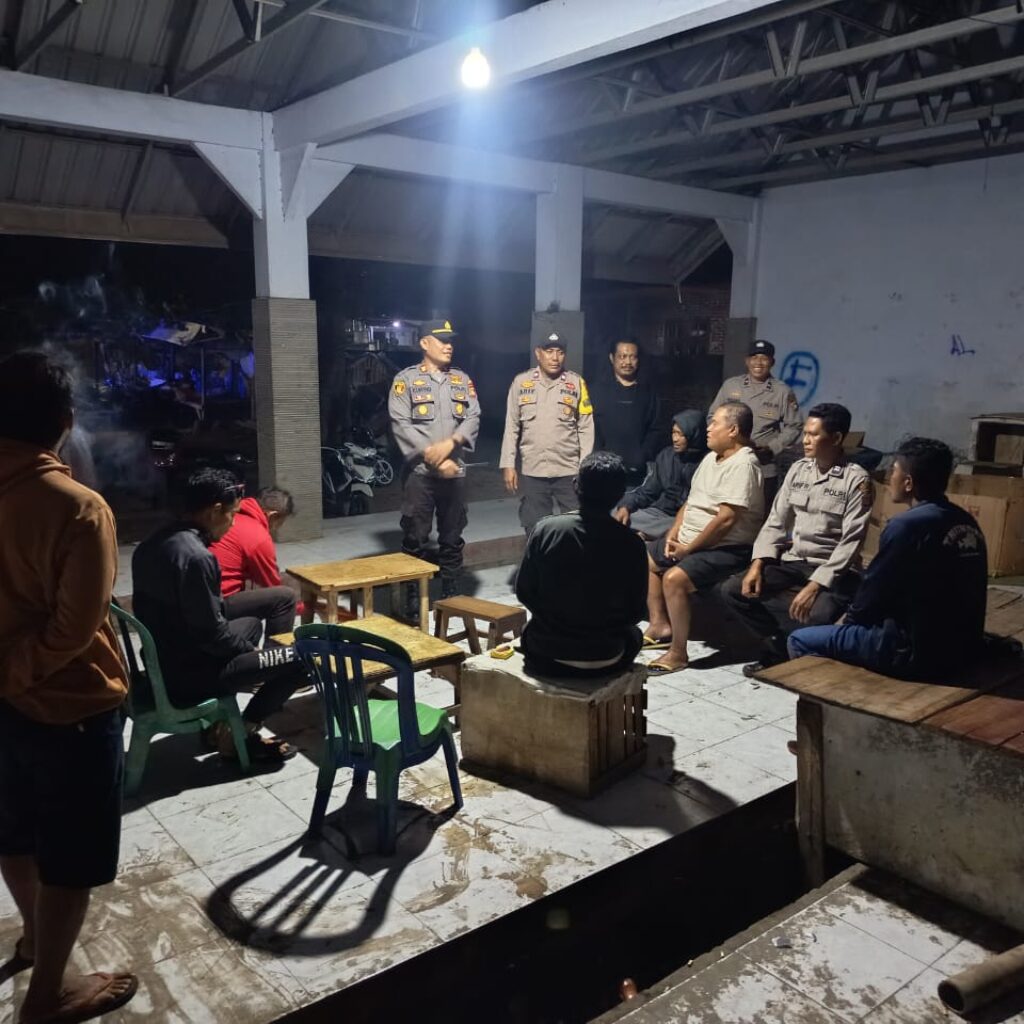 Polsek Jajaran Polres Bima Kota Gelar Patroli Rinjani Presisi Serentak, Sampaikan Imbauan Kamtibmas kepada Masyarakat