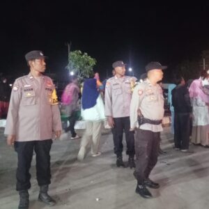 Kepulangan Jamaah Haji Kloter 04 di Kawal Ketat Oleh Personel Polsek Woha Polres Bima Kabupaten