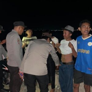 Memastikan Kondusifitas Wilayah, Polsek Soromandi Polres Bima Kabupaten Menggelar Patroli Strong Point