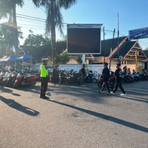 SATLANTAS POLRES DOMPU AMANKAN KEGIATAN CAR FREE DAY, WUJUDKAN KAMSELTIBCARLANTAS YANG AMAN DAN KONDUSIF