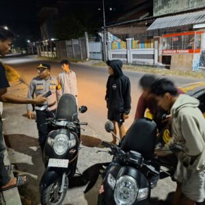 HADIR DI TENGAH MASYARAKAT, PATROLI POLRES DOMPU BERIKAN RASA AMAN DAN NYAMAN