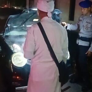 Patroli Presisi Rinjani Ditpolairud Polda NTB Bantu Pengendara yang Mengalami Kendala Mesin di Kota Mataram