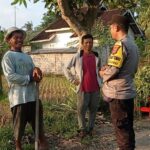 Bhabinkamtibmas Desa Nyerot Ajak Warga Manfaatkan Lahan Kosong untuk Ketahanan Pangan