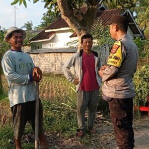 Bhabinkamtibmas Desa Nyerot Ajak Warga Manfaatkan Lahan Kosong untuk Ketahanan Pangan