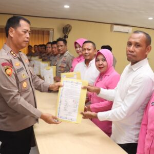 PERSONEL POLRES DOMPU TANDATANGANI PAKTA INTEGRITAS, PERKUAT KOMITMEN PROFESIONALISME DAN PELAYANAN KEPADA MASYARAKAT