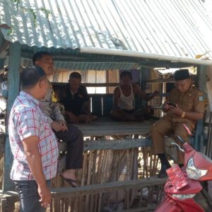 Perkuat Sinergitas Jaga Kamtibmas, Bhabinkamtibmas Polsek Monta Sambangi Tokoh agama dan Pemerintah