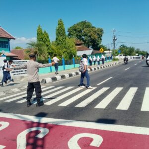 SAT SAMAPTA POLRES LOMBOK UTARA LAKSANAKAN PENGAMANAN OBJEK VITAL DI BNI UNIT TANJUNG