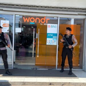 SAT SAMAPTA POLRES LOMBOK UTARA LAKSANAKAN PENGAMANAN OBJEK VITAL DI BNI UNIT TANJUNG