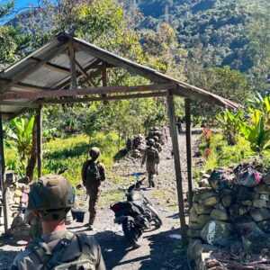 Satgas Damai Cartenz Perkuat Kedekatan dengan Warga melalui Patroli Dialogis di Talilime