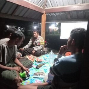 Bhabinkamtibmas Desa Dasan Anyar Dorong Warga Aktifkan Siskamling Demi Jaga Kamtibmas