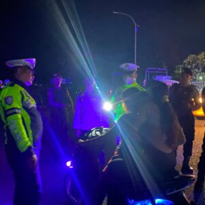 “Patroli Humanis” Piket Gabungan Fungsi Polres Bima Kabupaten Menekan Kerawanan Kamtibmas di Malam Hari
